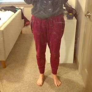 Reebok maroon jogger